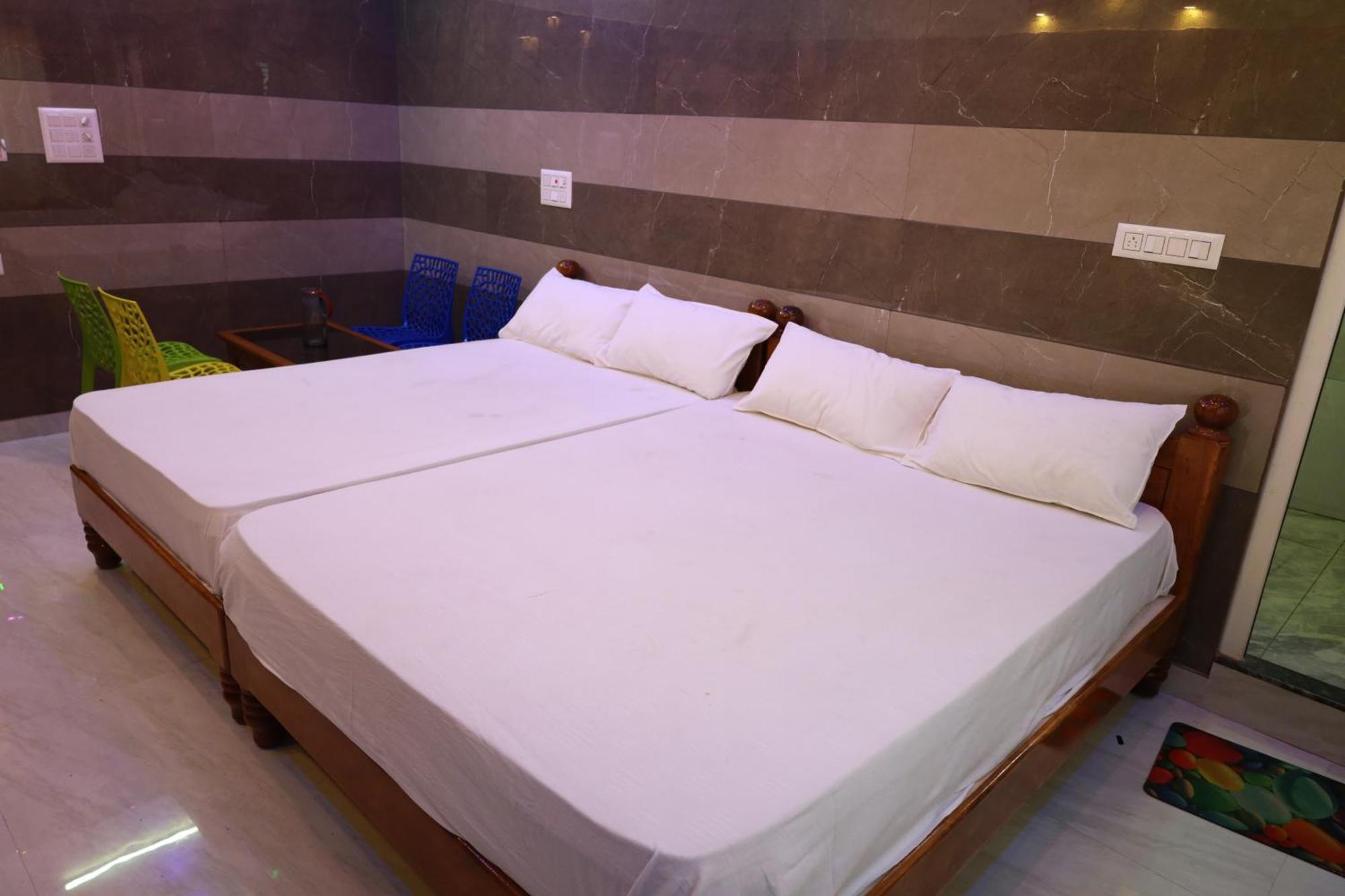 Rv Residency Hotel Wodapatti Buitenkant foto