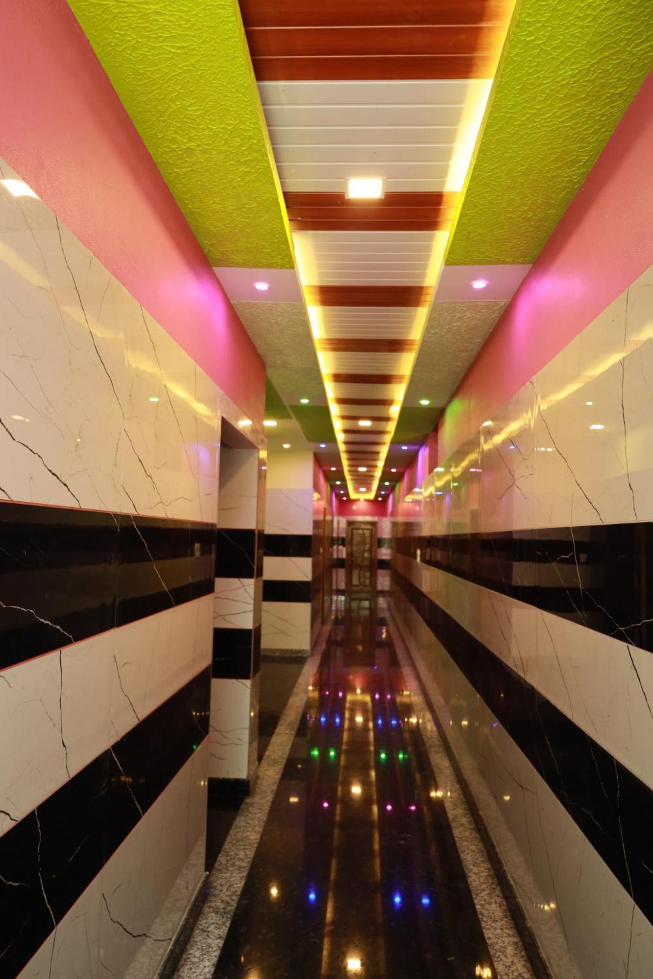 Rv Residency Hotel Wodapatti Buitenkant foto