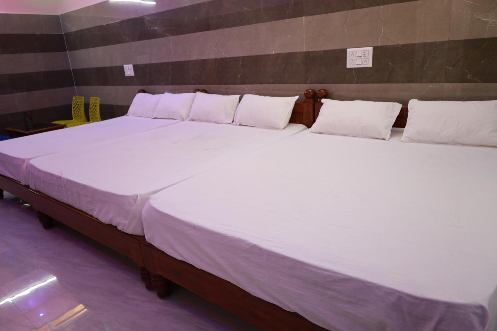 Rv Residency Hotel Wodapatti Buitenkant foto