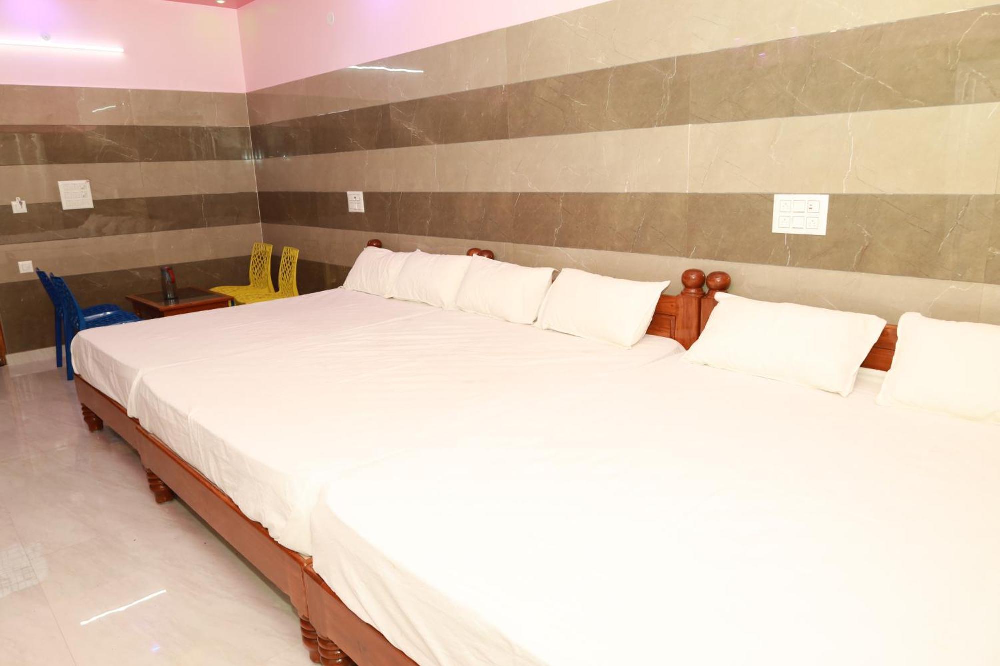 Rv Residency Hotel Wodapatti Buitenkant foto