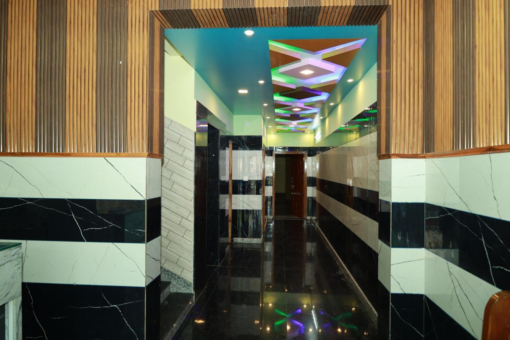 Rv Residency Hotel Wodapatti Buitenkant foto