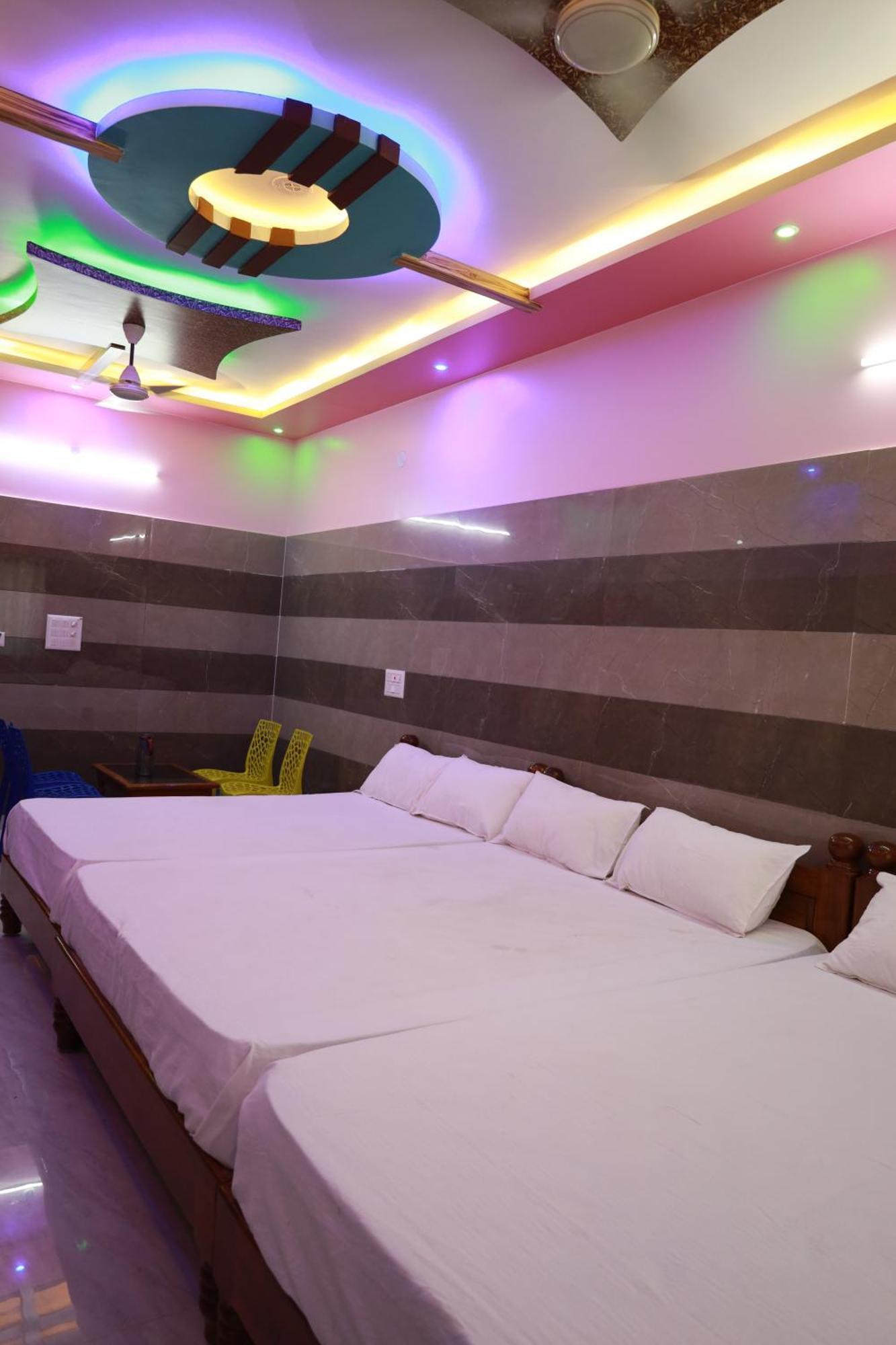 Rv Residency Hotel Wodapatti Buitenkant foto