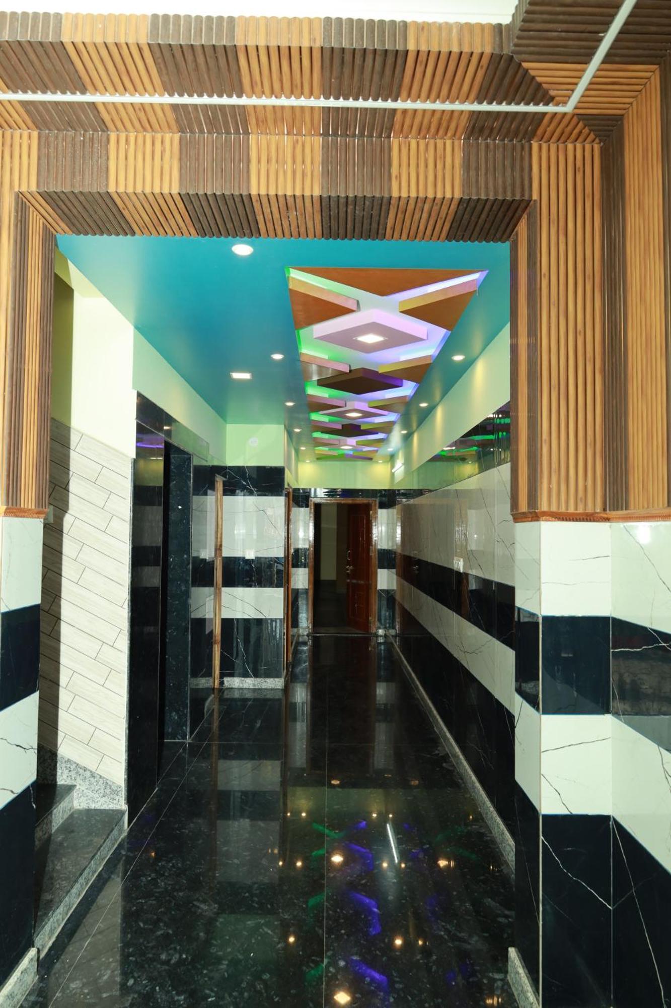Rv Residency Hotel Wodapatti Buitenkant foto