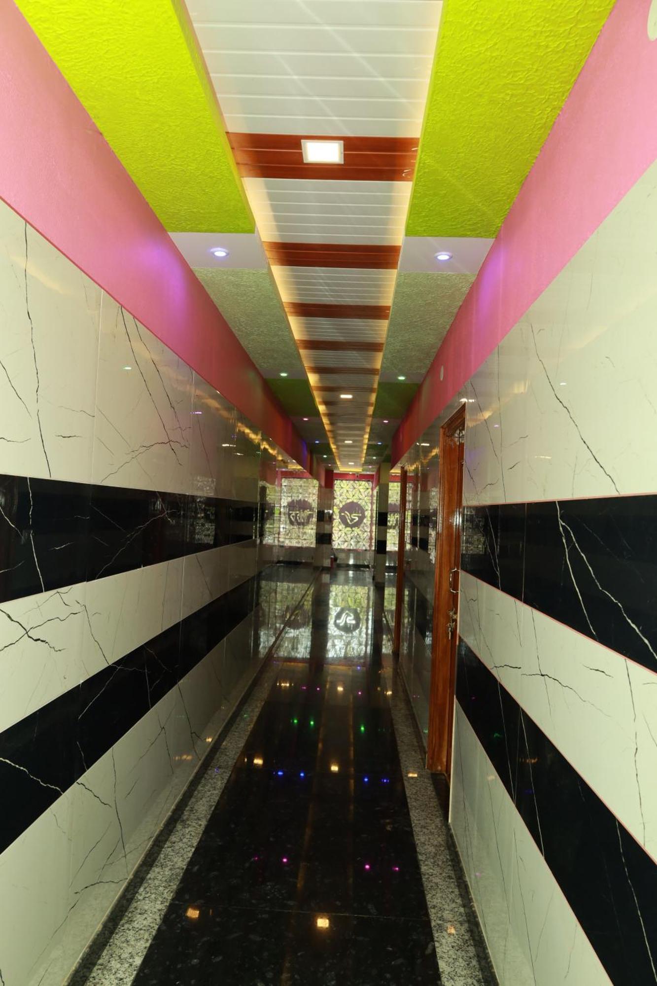 Rv Residency Hotel Wodapatti Buitenkant foto